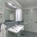 Apartman Abelia, Two Terraces, Hot Tub, Free Parking *