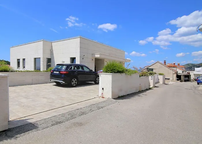 Abelia, Two Terraces, Hot Tub, Free Parking Appartement