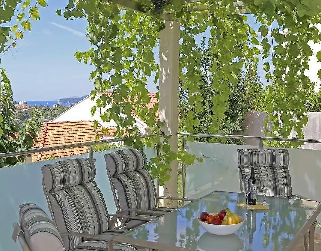 Abelia, Two Terraces, Hot Tub, Free Parking Appartement *