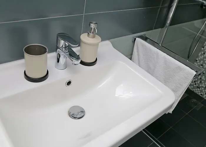 Abelia, Two Terraces, Hot Tub, Free Parking Appartement *