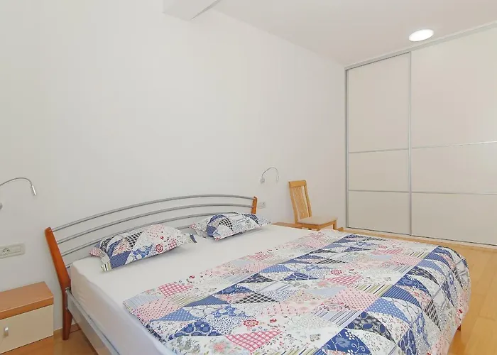Abelia, Two Terraces, Hot Tub, Free Parking Appartement