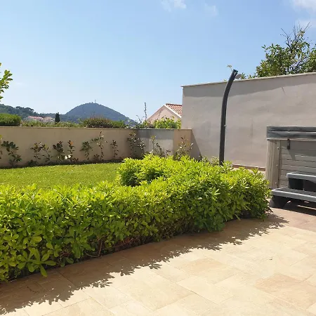 Abelia, Two Terraces, Hot Tub, Free Parking * 두브로브니크