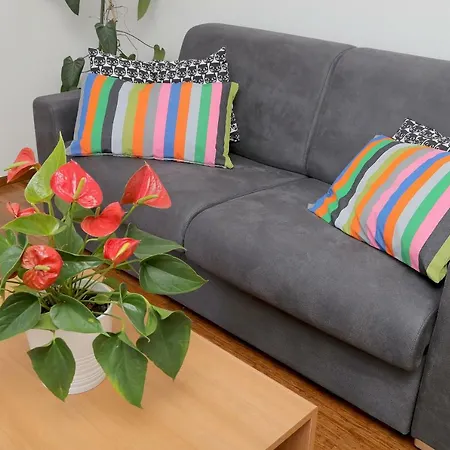 Abelia, Two Terraces, Hot Tub, Free Parking *