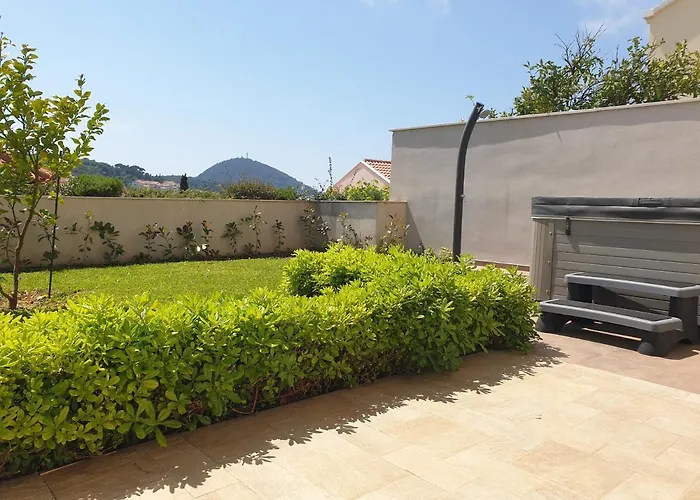 Abelia, Two Terraces, Hot Tub, Free Parking * Дубровник