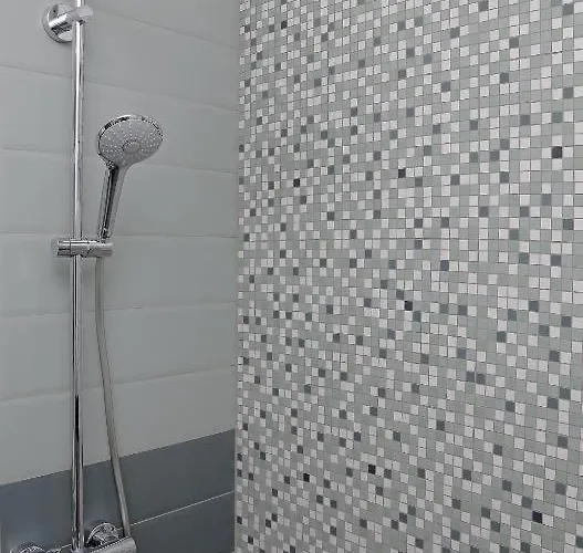 Abelia, Two Terraces, Hot Tub, Free Parking *