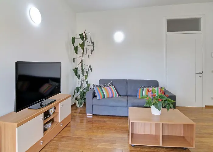 Abelia, Two Terraces, Hot Tub, Free Parking Apartment