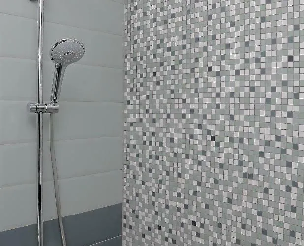 Abelia, Two Terraces, Hot Tub, Free Parking Apartmán