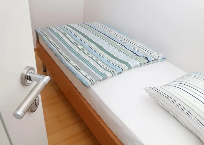 Abelia, Two Terraces, Hot Tub, Free Parking Апартаменты *