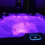 Abelia, Two Terraces, Hot Tub, Free Parking *